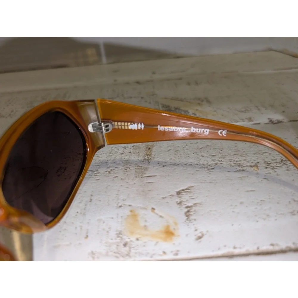 Vtg. Paul Frank Le Sabre Burg Burgundy Gold Sunglasses Oversized Cutout Bridge